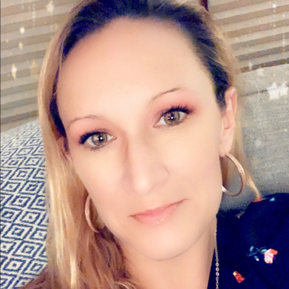 Meet your Posher, Melanie